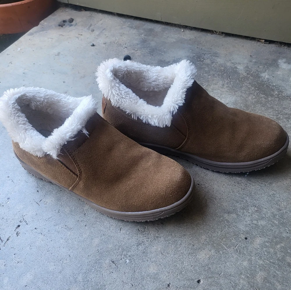 Brown Suede Women's Minnetonka Boots with Faux Fur Lining Size 8 - Picture 4 of 7